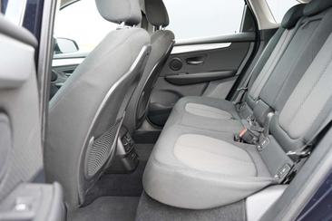BMW 225 Xe — photo 11