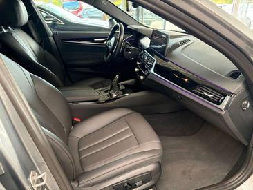 BMW Série 5 Touring 530d — photo 13