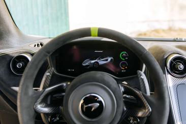 McLaren 600LT Spider — photo 23