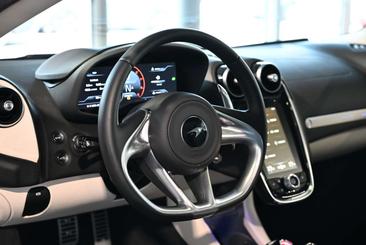 McLaren GT — photo 37