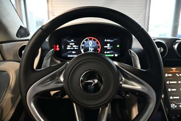 McLaren GT — photo 38