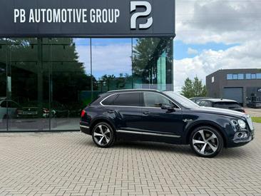 Bentley Bentayga V8 — photo 9