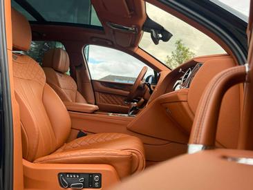Bentley Bentayga V8 — photo 13