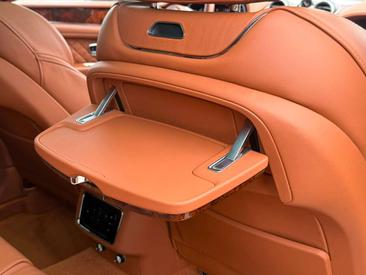 Bentley Bentayga V8 — photo 16