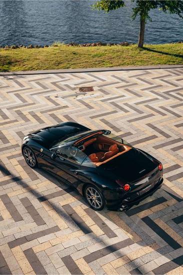 Ferrari California — photo 9