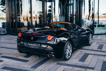 Ferrari California — photo 12