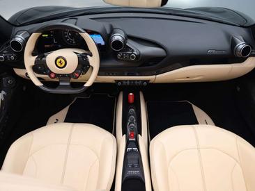 Ferrari F8 Spider — photo 11