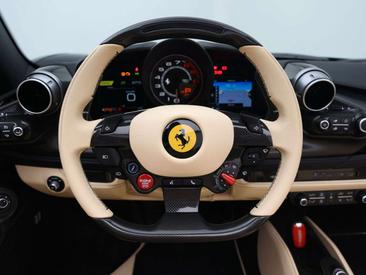 Ferrari F8 Spider — photo 14