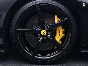 Ferrari F8 Spider — photo 22