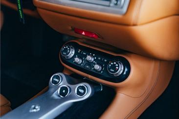 Ferrari California — photo 33
