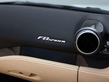 Ferrari F8 Spider — photo 42