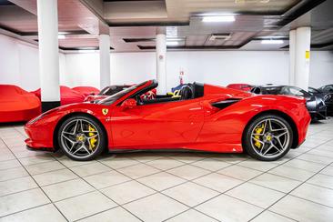 Ferrari F8 Spider — photo 3