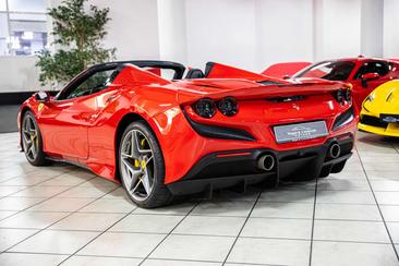 Ferrari F8 Spider — photo 4