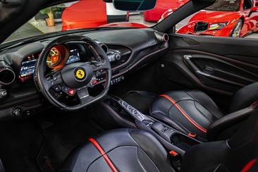 Ferrari F8 Spider — photo 8