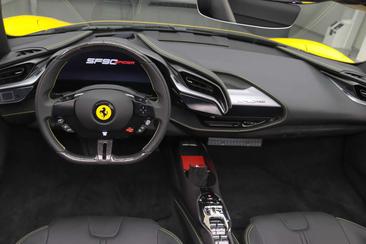Ferrari SF90 Spider — photo 9