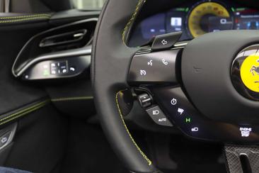 Ferrari SF90 Spider — photo 11
