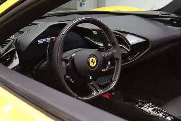 Ferrari SF90 Spider — photo 23