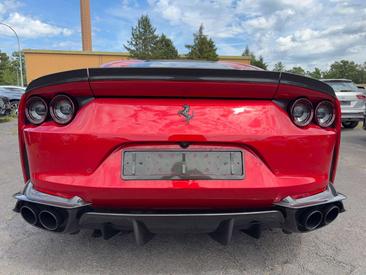 Ferrari 812 Superfast — photo 9