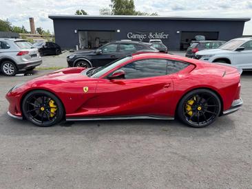Ferrari 812 Superfast — photo 11