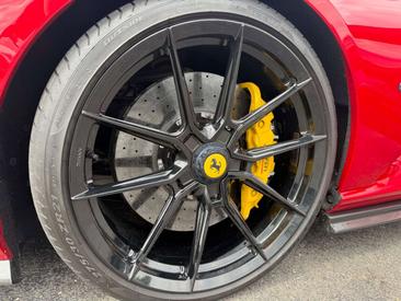 Ferrari 812 Superfast — photo 17