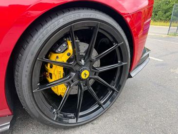 Ferrari 812 Superfast — photo 18