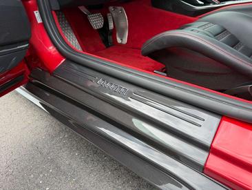 Ferrari 812 Superfast — photo 19