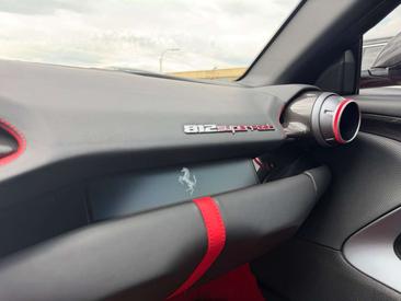 Ferrari 812 Superfast — photo 24