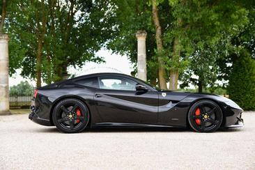 Ferrari F12 Berlinetta — photo 18
