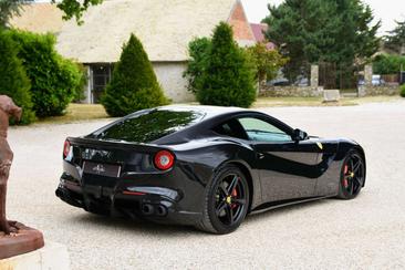 Ferrari F12 Berlinetta — photo 19