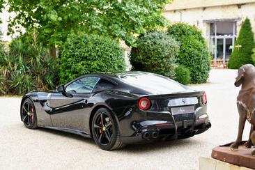 Ferrari F12 Berlinetta — photo 21