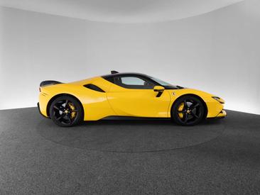 Ferrari SF90 Stradale — photo 4