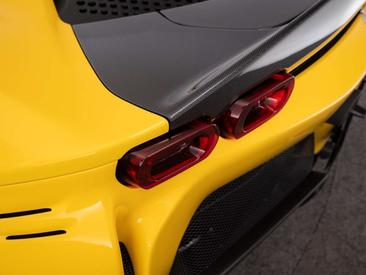 Ferrari SF90 Stradale — photo 16