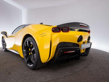 Ferrari SF90 Stradale — photo 18