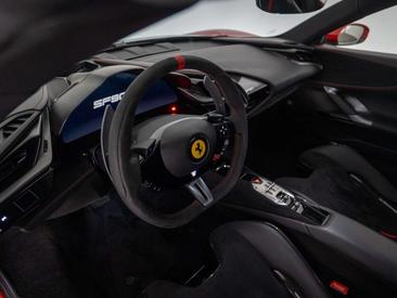Ferrari SF90 Spider — photo 32