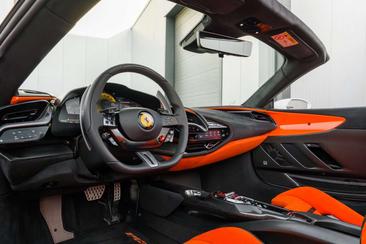 Ferrari SF90 Spider — photo 3