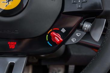 Ferrari SF90 Spider — photo 10