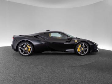 Ferrari SF90 Stradale — photo 4