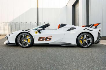 Ferrari SF90 Spider — photo 40