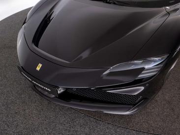 Ferrari SF90 Stradale — photo 14