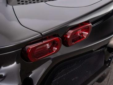 Ferrari SF90 Stradale — photo 15