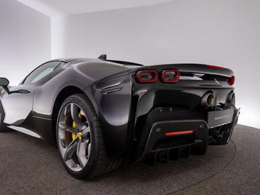 Ferrari SF90 Stradale — photo 17