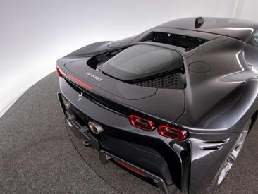 Ferrari SF90 Stradale — photo 34