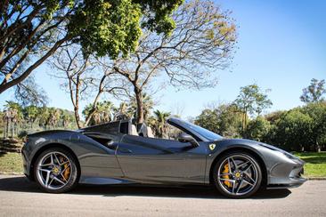Ferrari F8 Spider — photo 7