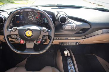 Ferrari F8 Spider — photo 16