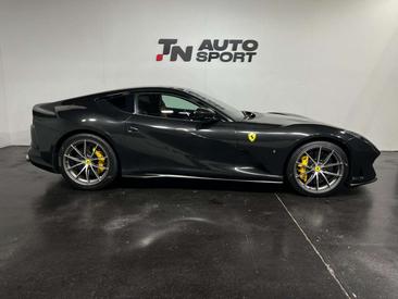 Ferrari 812 Superfast — photo 2