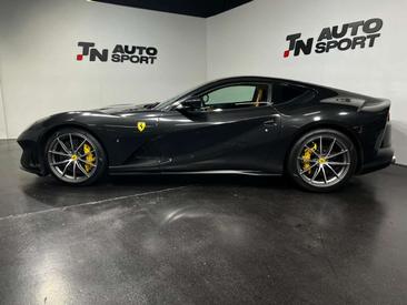 Ferrari 812 Superfast — photo 9