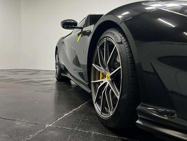 Ferrari 812 Superfast — photo 11