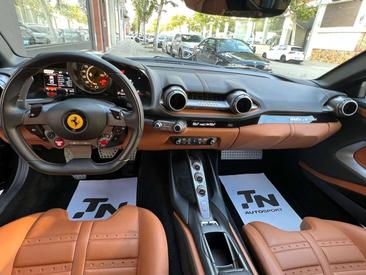 Ferrari 812 Superfast — photo 21