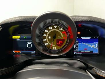 Ferrari 812 Superfast — photo 33