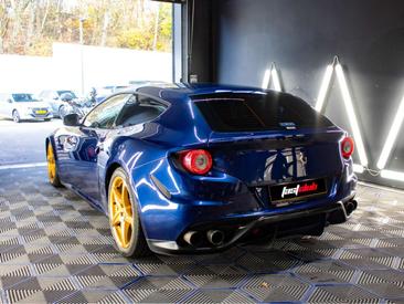 Ferrari FF — photo 8